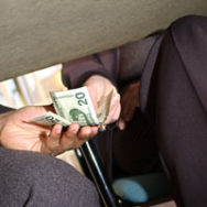 Какие должности подталкивают к коррупции?