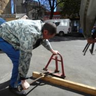 В Одессе продолжают демонтаж незаконно установленных юнипаркеров