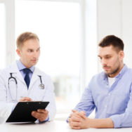 Минздрав предлагает запретить рекламу народной медицины и целительства