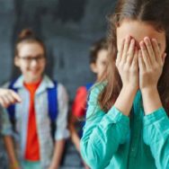 Родители буллеров заплатят до 3400 грн
