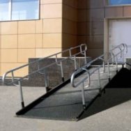 Людям з інвалідністю — доступні аптеки: набули чинності нові будівельні норми