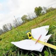 КЦС ВС: про усунення перешкод у користуванні земельною ділянкою, відновлення права добросусідства.