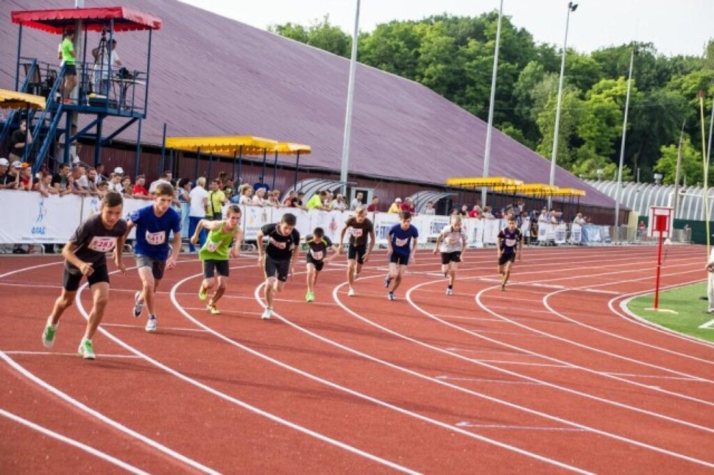 Содействие развитию спорта. Розвиток спорту. Трудовые резервы 11 Парковая легкая атлетика. Трудовые резервы Днепр. Олимпийский Днепр.