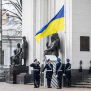 Біля Верховної Ради з 1 березня є служба почесної варти