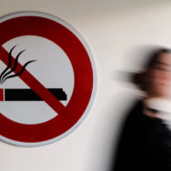 В Украине запрещают вейпы и электронные сигареты для несовершеннолетних